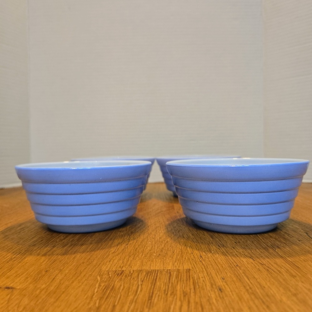 Vintage Hazel Atlas Moderrntone Bowls: Pastel Blue Platonite, Set of 4 - Picture 4 of 4